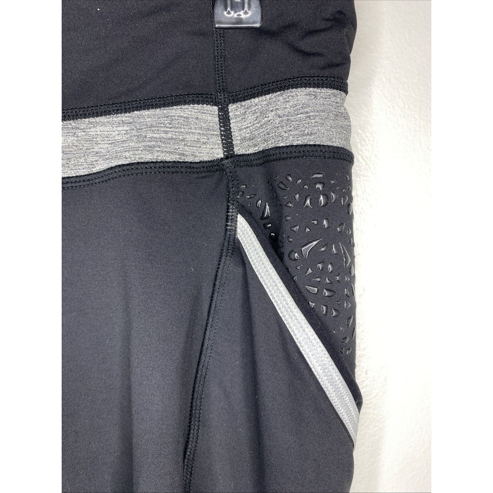 Lululemon Run a Marathon Crop Pant Size 10 Black Side Pockets Reflective Stripes - Picture 2 of 8